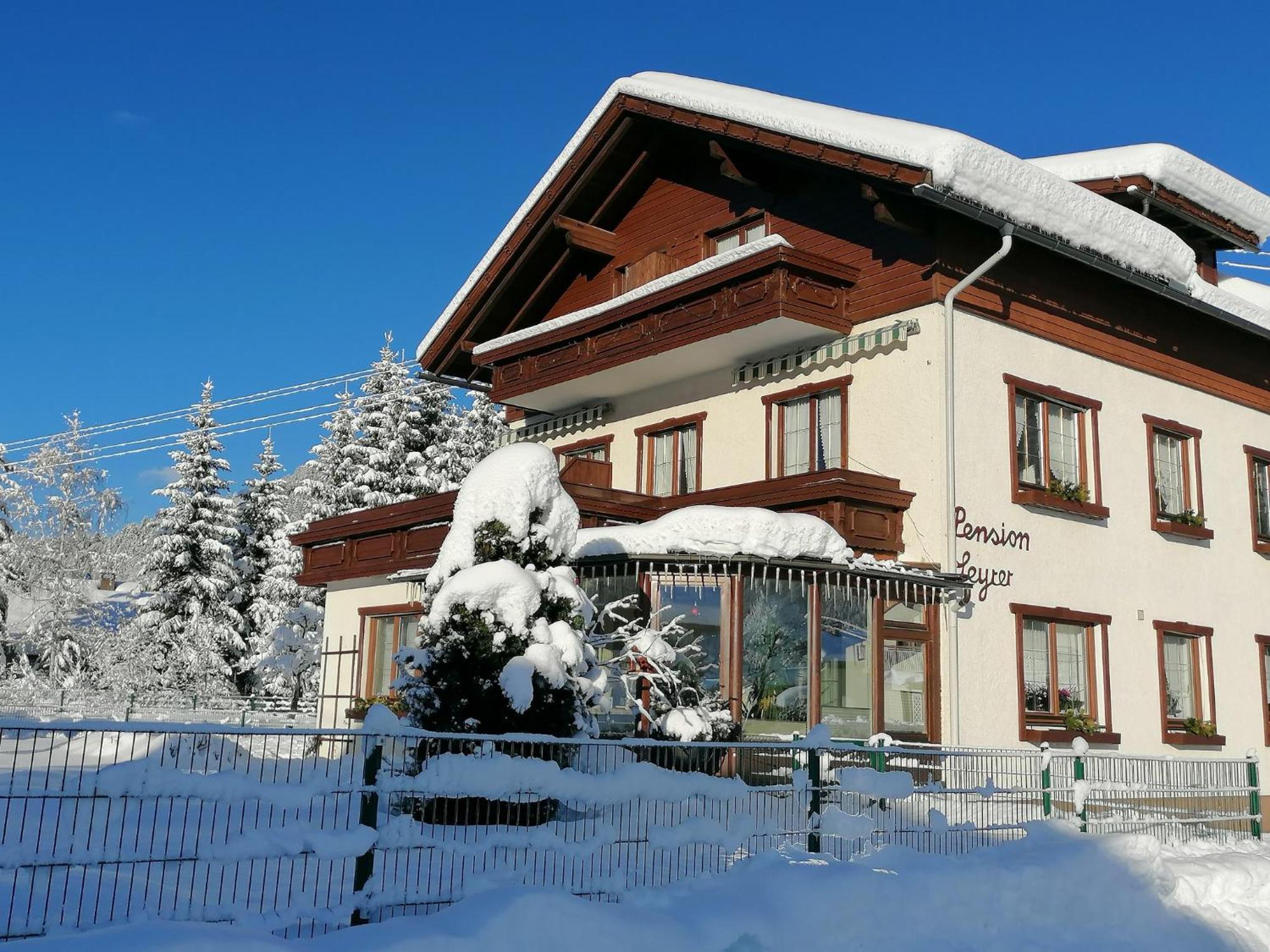 Pension Leyrer Kotschach-Mauthen Bagian luar foto
