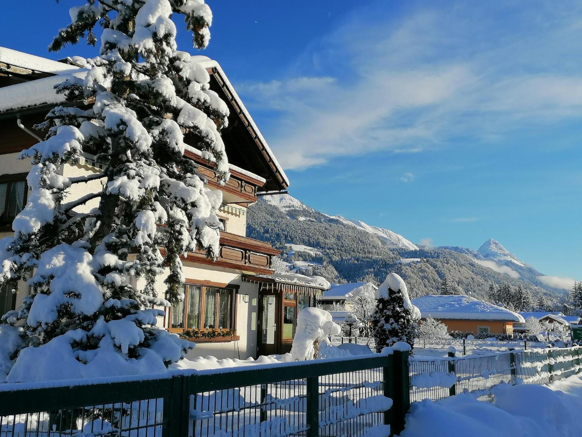 Pension Leyrer Kotschach-Mauthen Bagian luar foto